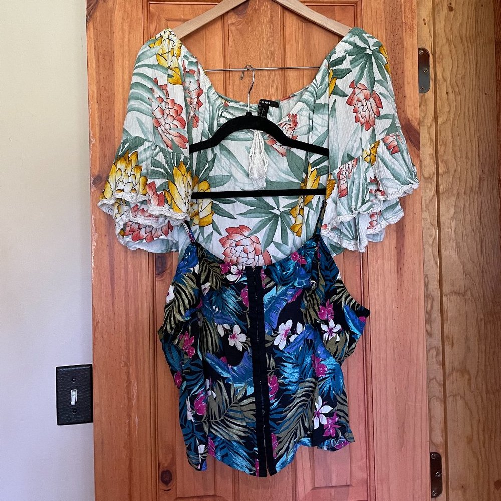 Floral/ Tropical Forever 21 Summer Tops *2 PACK*